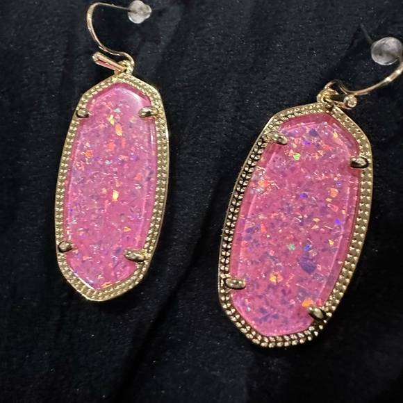 Kendra Scott Iridescent Pink Glitter Glass Elle earrings in gold - Picture 3 of 4